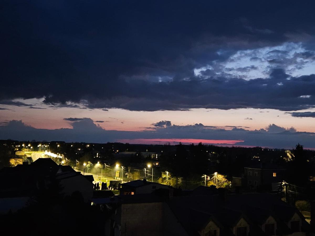 Sloneczny Apartament Warka Bagian luar foto